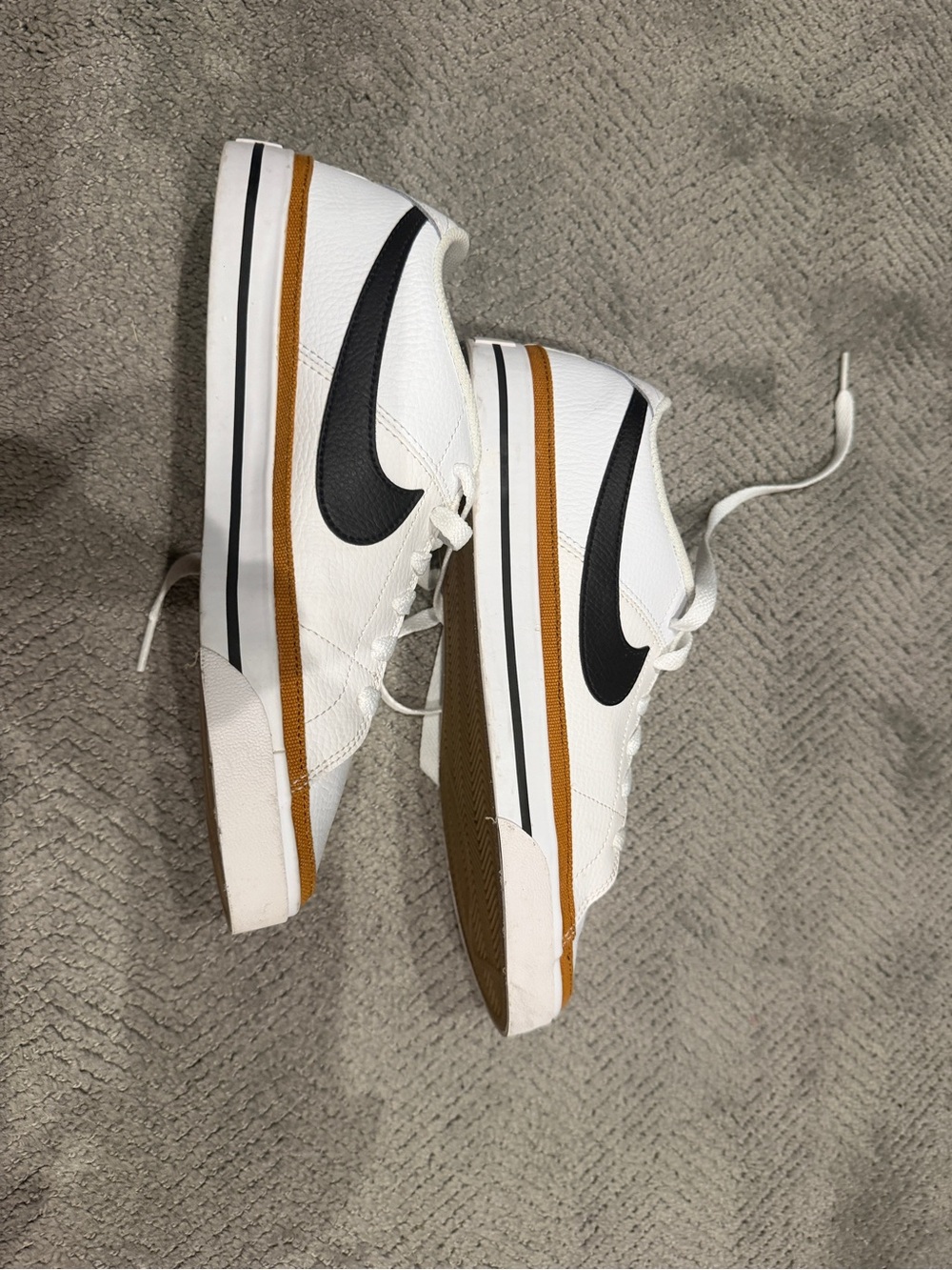 Nike Men’s Legacy Nike 8.5 cu4150-102 Sneakers